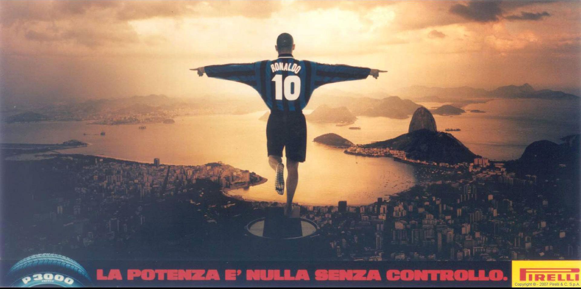 Ronaldo per la famosa pubblicità di Pirelli "La potenza è nulla senza controllo"